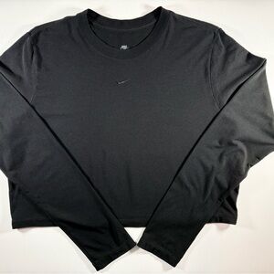 The Nike Tee Slim Fit Crop